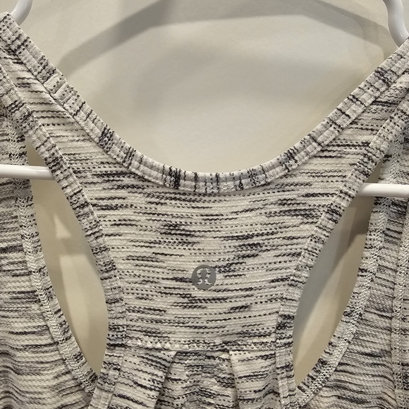 Lululemon Split Back Workout Top - Picture 8 of 8